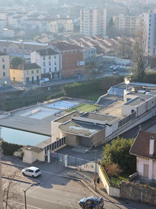 Renovated 2-Bed Apartment 2 Min From Lyon อูลแลงส์ ภายนอก รูปภาพ